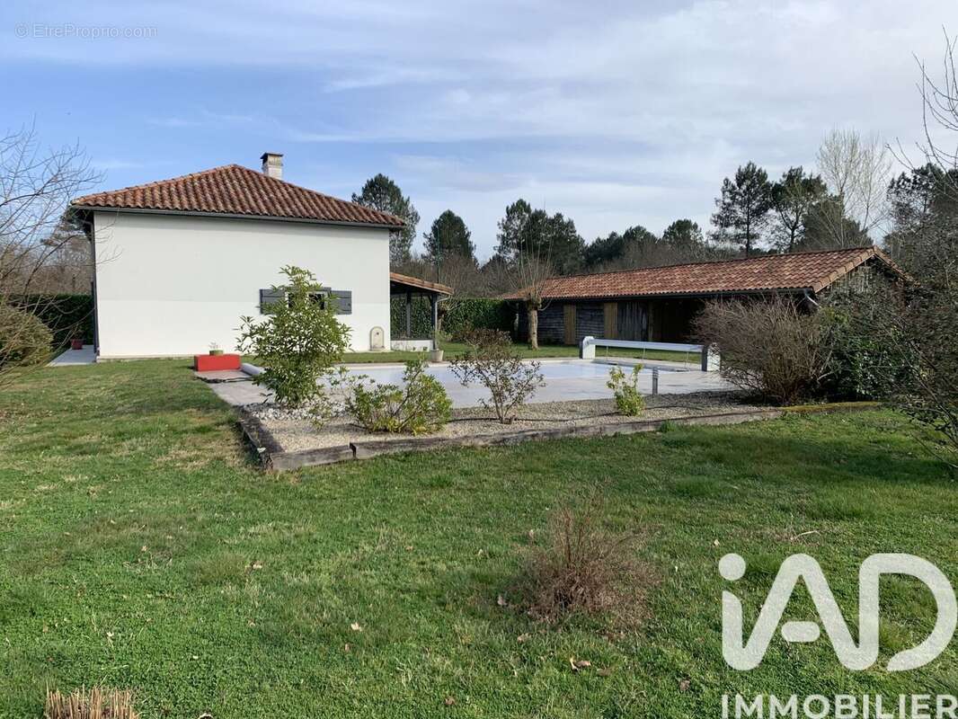 Maison 170 m² à Solferino  - photo 6