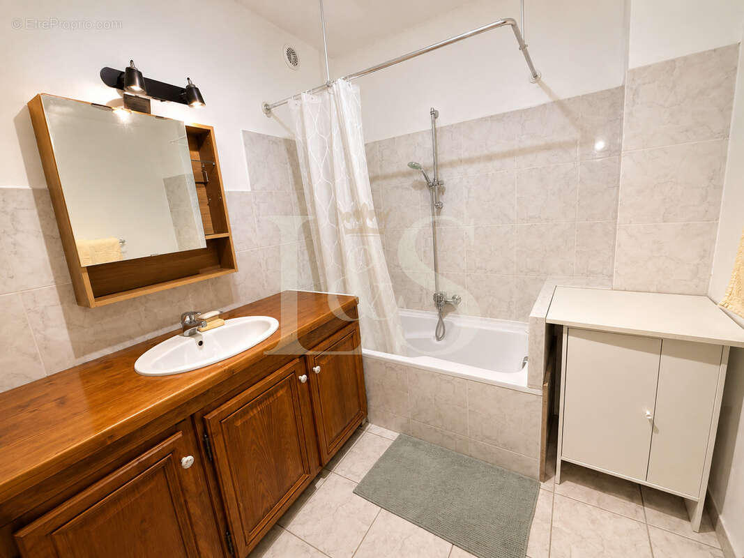 Appartement à MALAUCENE