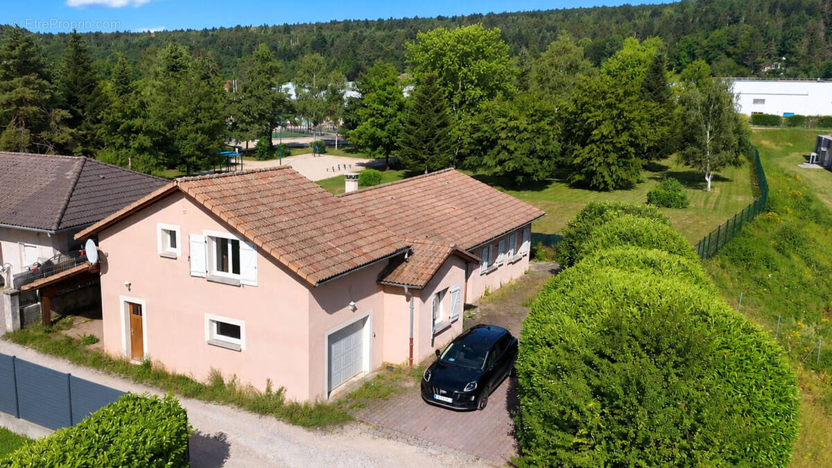 Maison à GROISSIAT