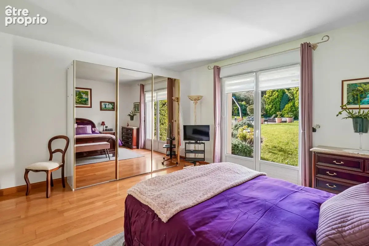Louveciennes (78) - Maison de prestige avec piscine - photo 26