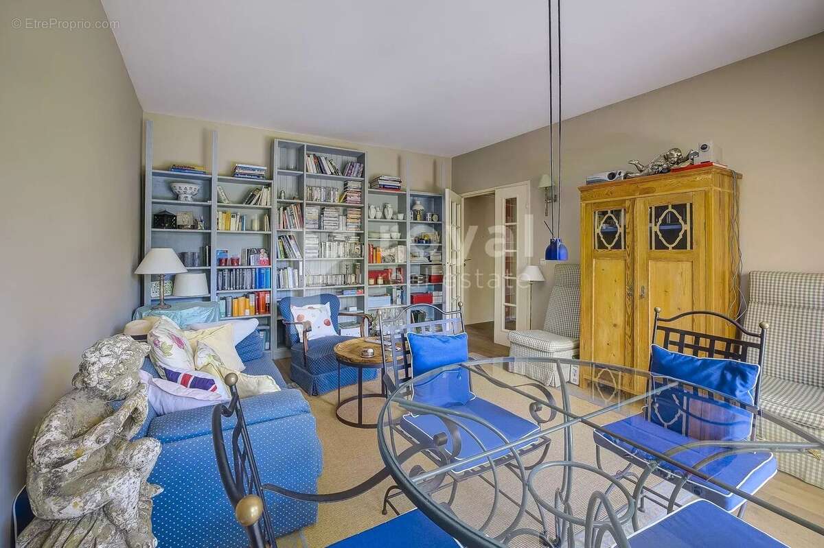 Appartement à MOUGINS