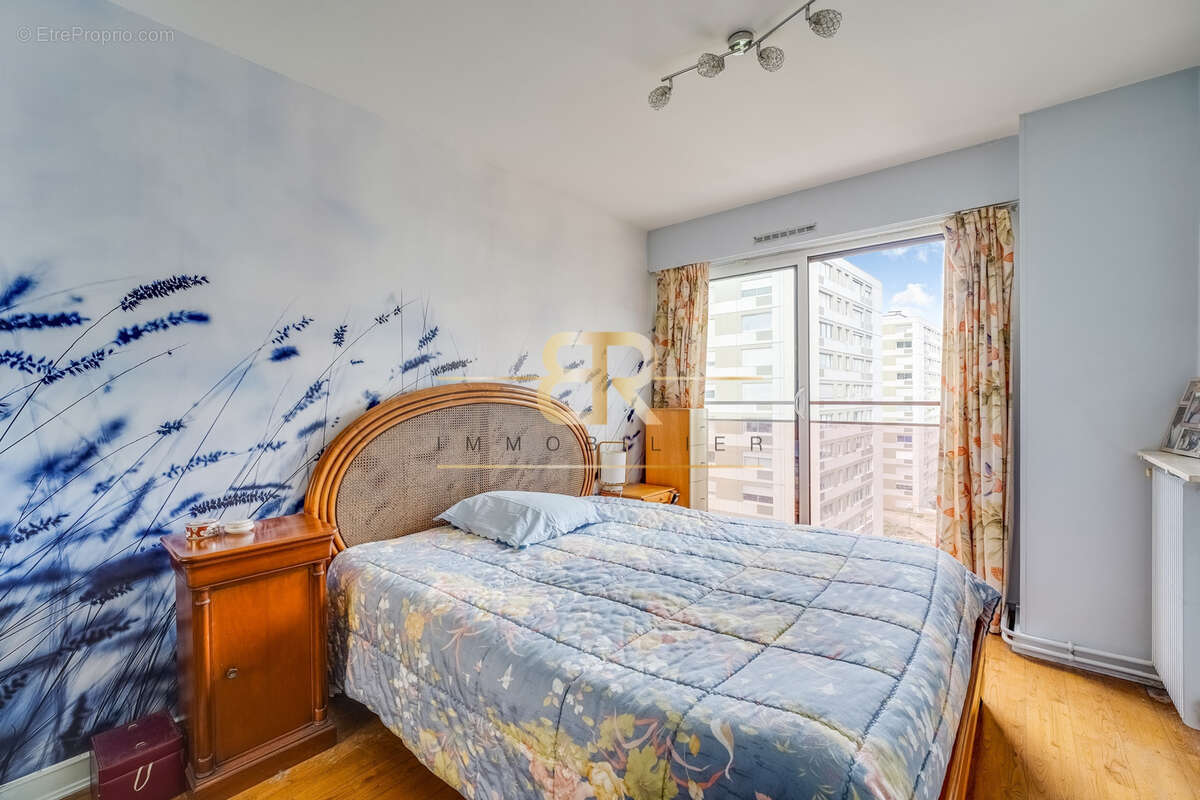 Appartement à PARIS-20E