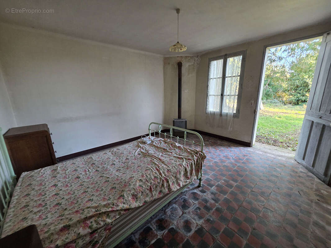 Maison à YZEURES-SUR-CREUSE