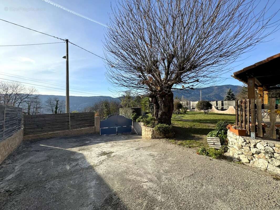 Maison à BERRE-LES-ALPES