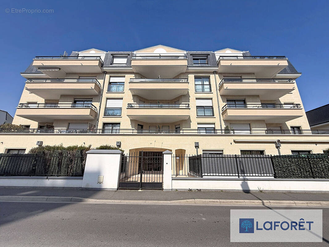 Appartement à LE PLESSIS-TREVISE