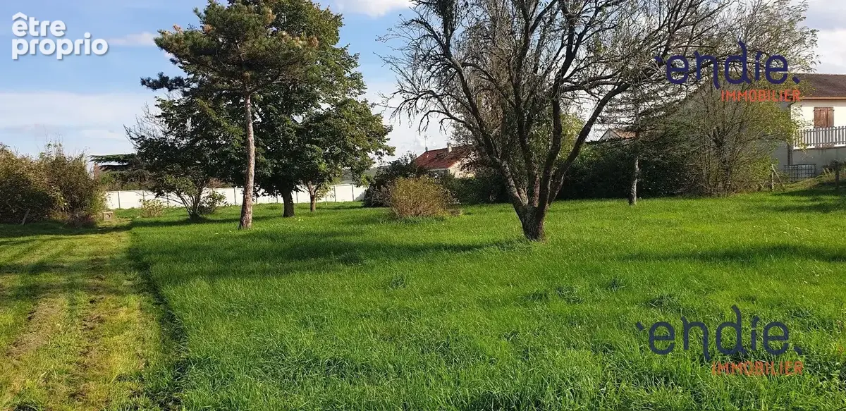 Terrain à SAINT-VICTOR