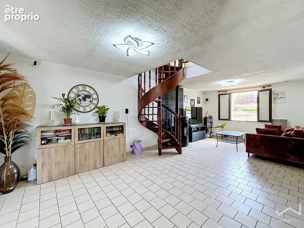 Une maison familiale avec un fort potentiel ! - photo 3