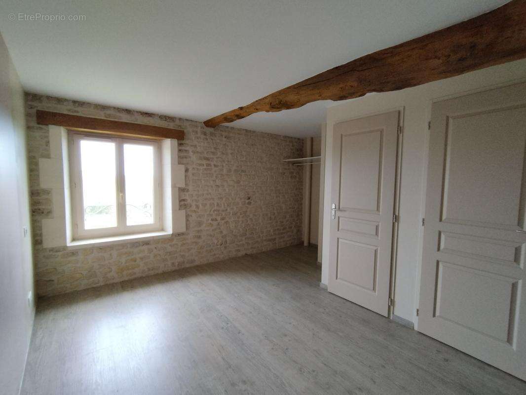 CHARENTE/AIGRE. Maison en pierre rénovée, 3 chambres(poss 4) avec jardin clos 1169 m² (gite ou chambres d'hôtes) - photo 23