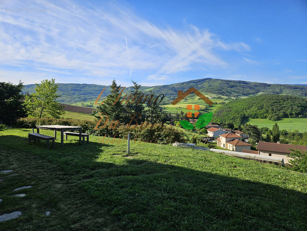 Maison à SAINTE-CROIX-EN-JAREZ