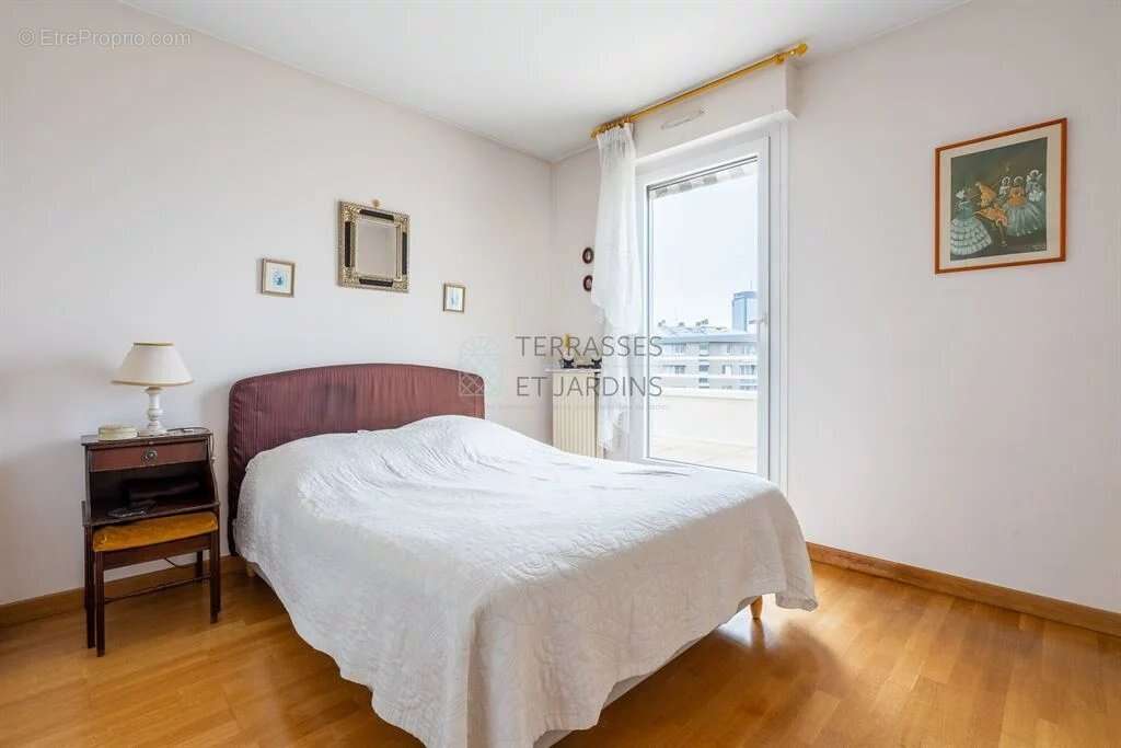 Appartement à PARIS-20E