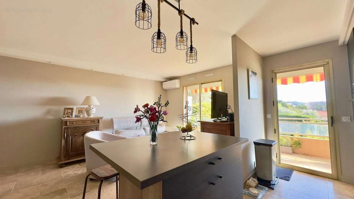 Appartement à LE CANNET