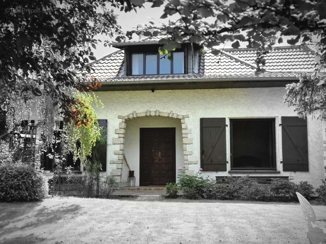 Maison à VELAINE-EN-HAYE