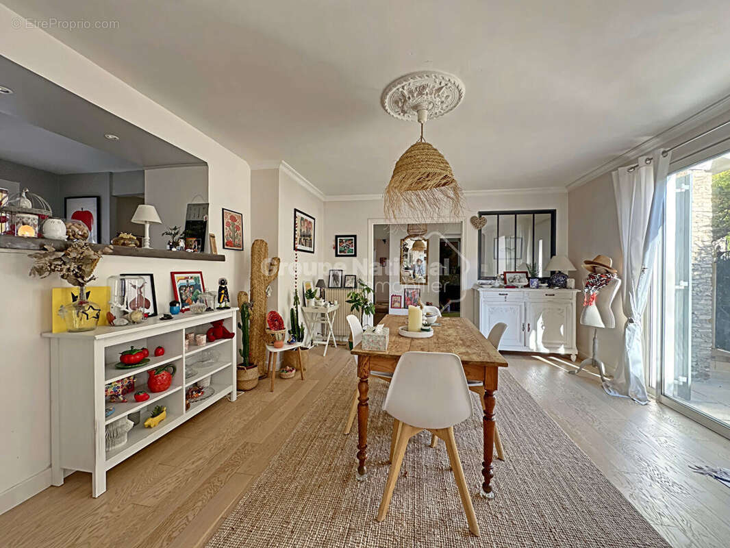 Maison à SAINT-BRES