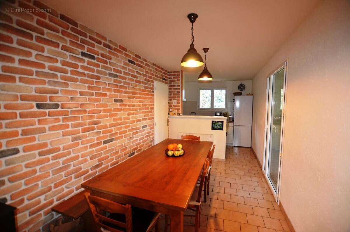 Salle  manger  Dining room 01