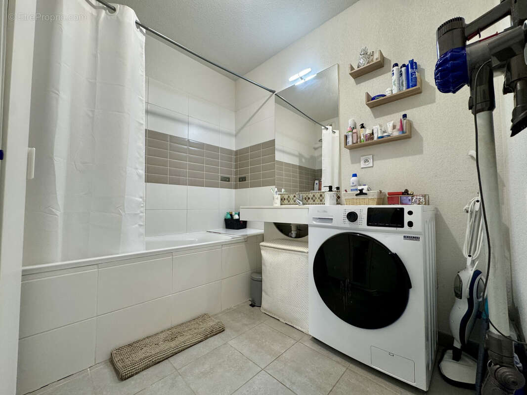 Appartement à LA LONDE-LES-MAURES