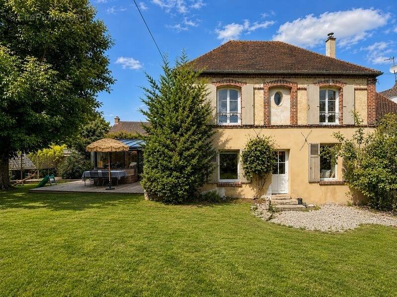 Maison à MONT-L'EVEQUE