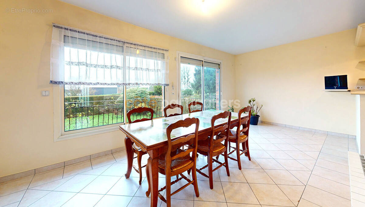 Maison à SAINT-OVIN