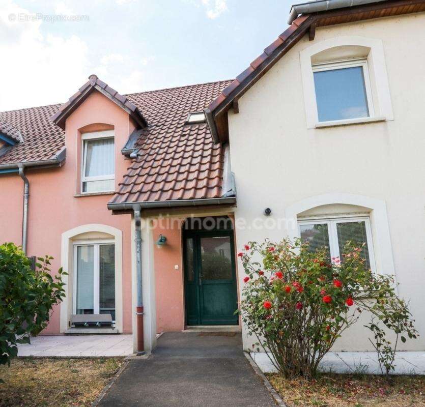 Yutz - maison mitoyenne 5 pieces avec 3 chambres, terrasse, jardin et garage ! - photo 10