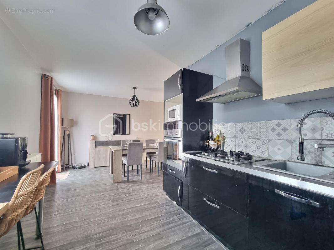 Maison à MONTIGNY-LENCOUP