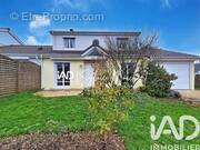 Photo 1 - Maison à LE MESNIL-SAINT-DENIS