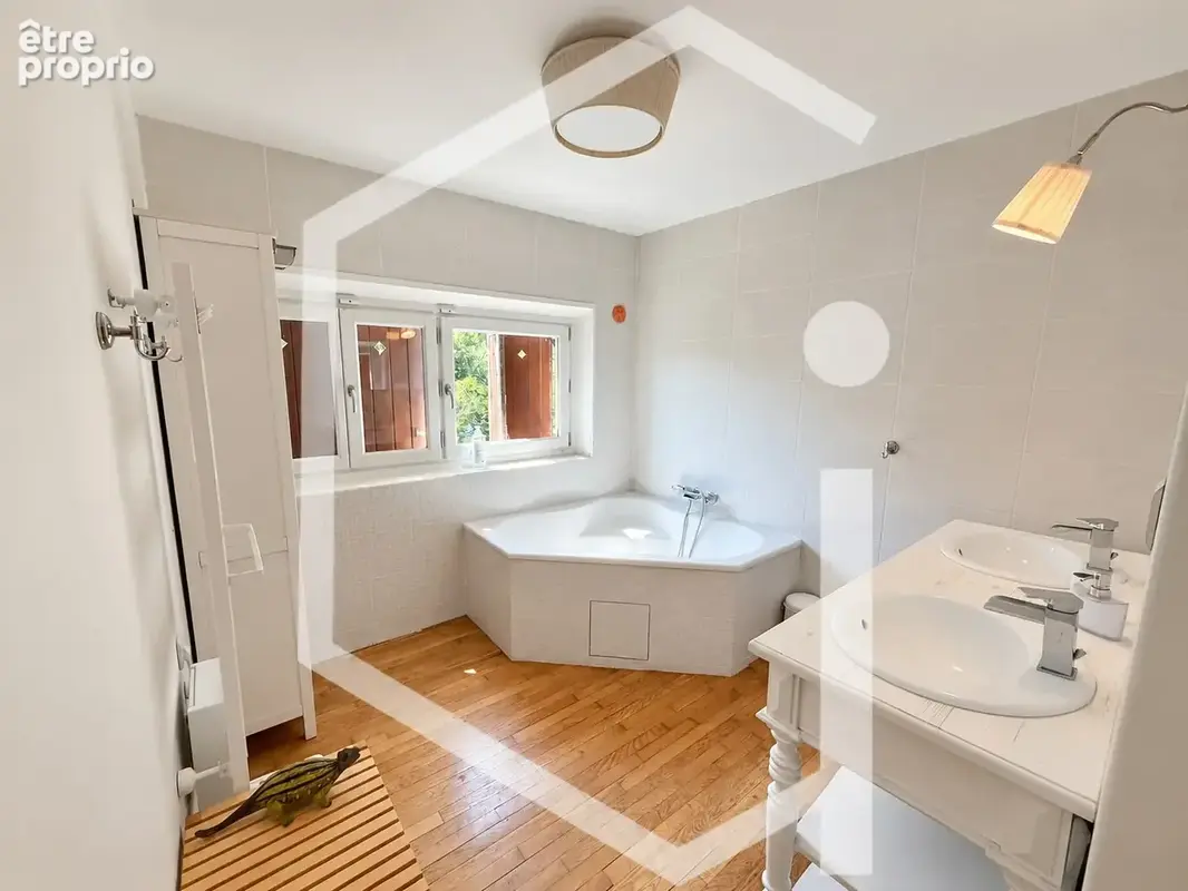 Authentique maison en pierre entièrement rénovée avec jardin de 1 800 m2 - photo 12