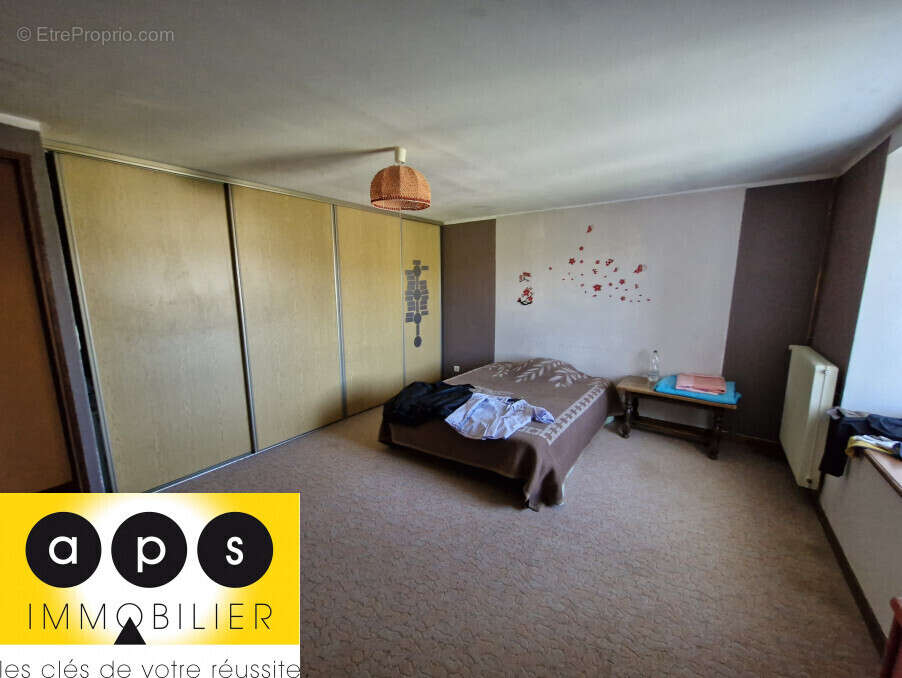 Maison à VILLENEUVE-D&#039;AVAL