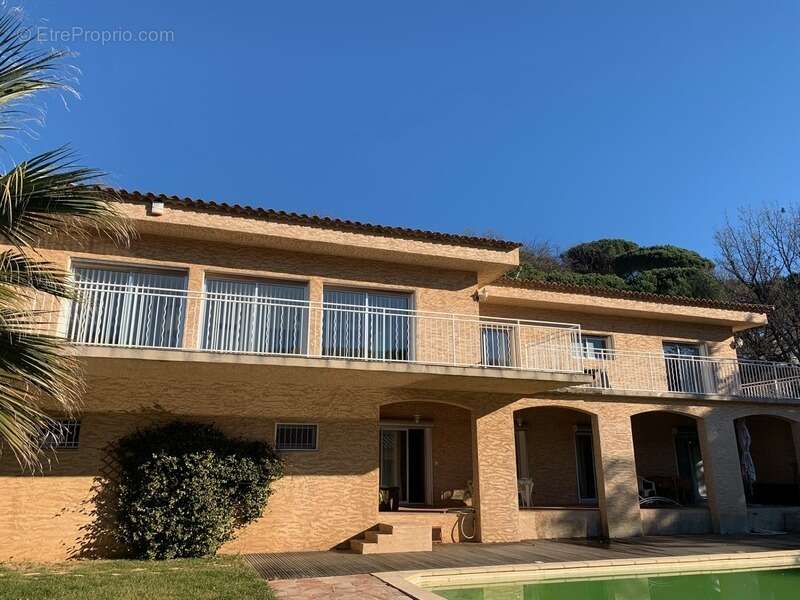 Maison à COLLOBRIERES