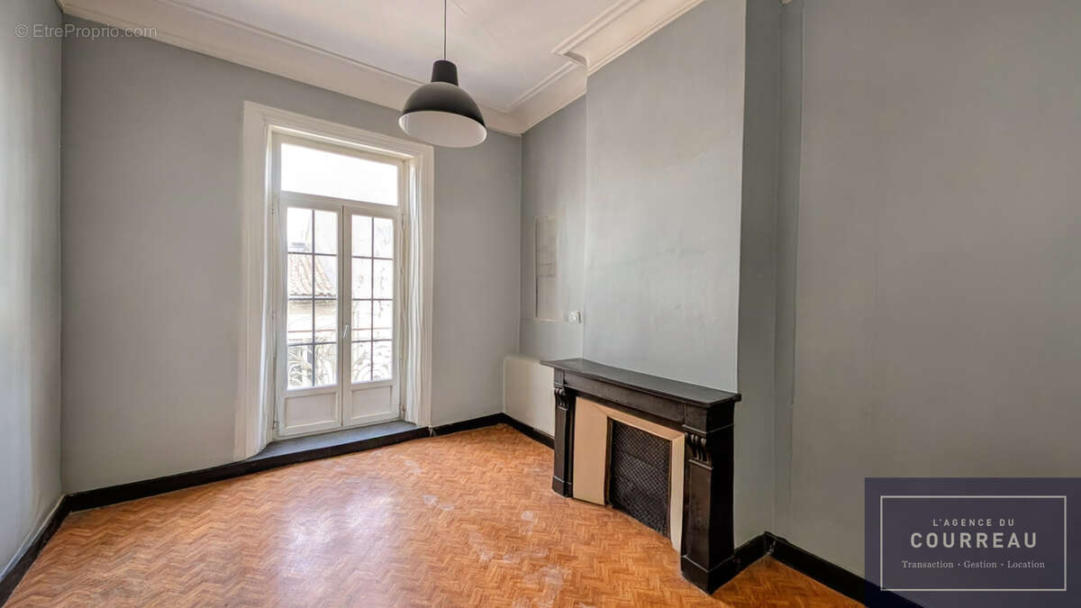 Montpellier   F3 de 83 m2 à Rénover dans Immeuble de Caractère - photo 6