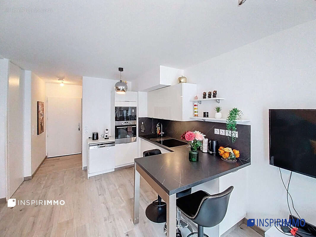Cuisine moderne et equipée - Appartement à CARRIERES-SOUS-POISSY