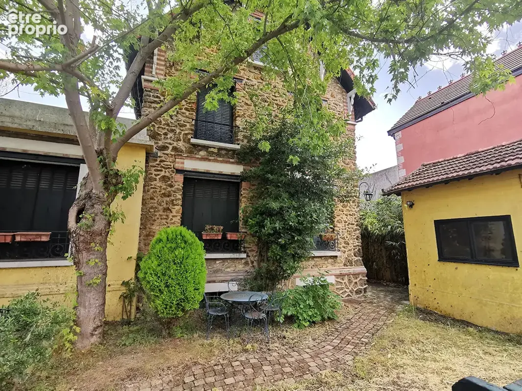 Maison à SARTROUVILLE
