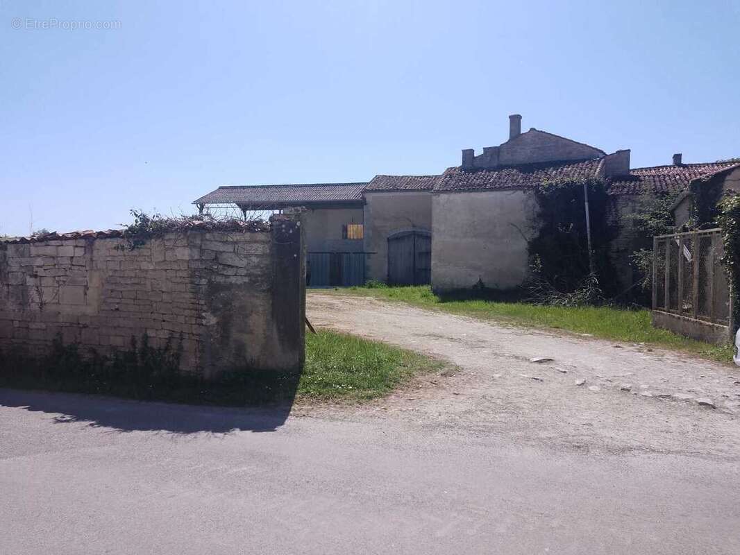 Appartement à COURBILLAC