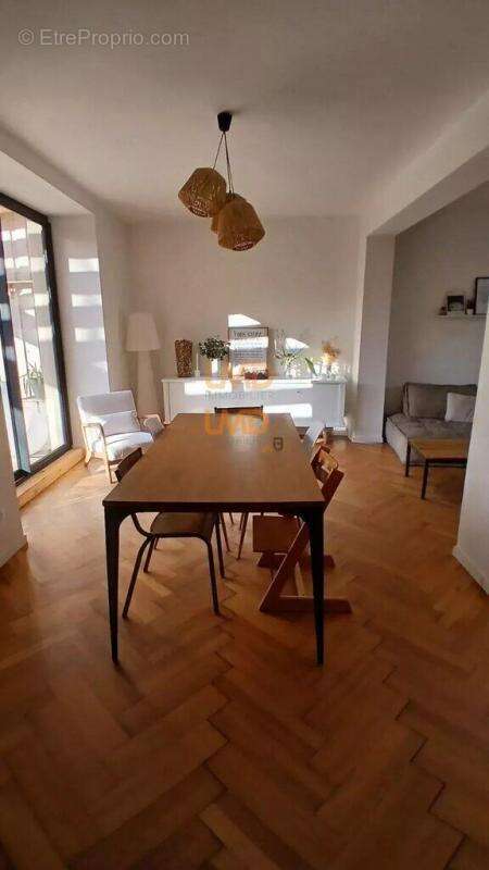 Maison à SALLES-CURAN