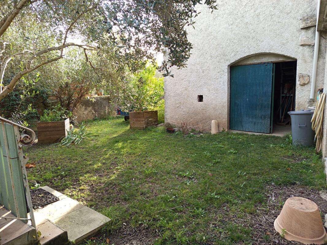 Maison à MALATAVERNE