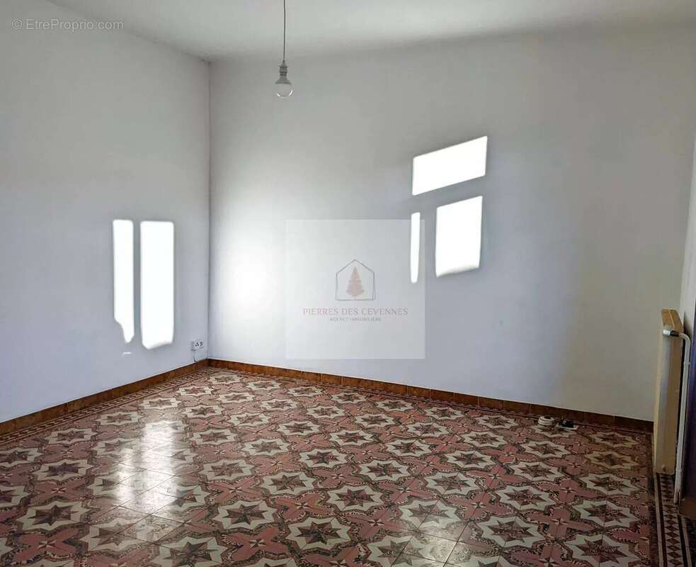 Appartement à LE COLLET-DE-DEZE