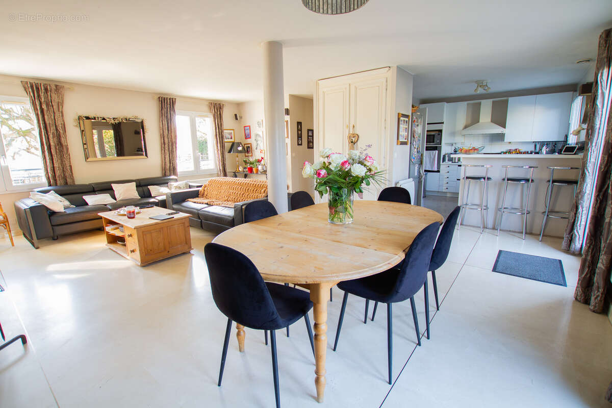 Maison à VILLENEUVE-LE-ROI