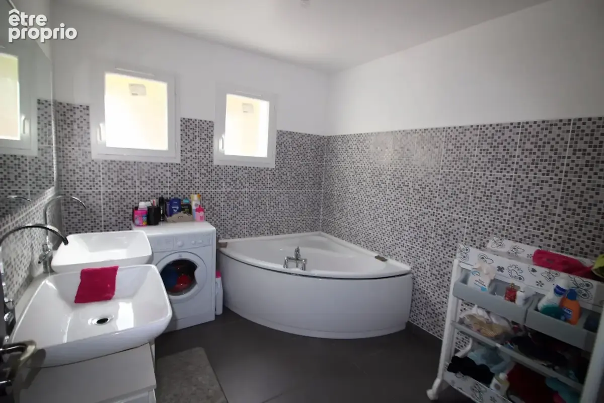 Maison de 210 m2. Terrain de 860 m2. - photo 9