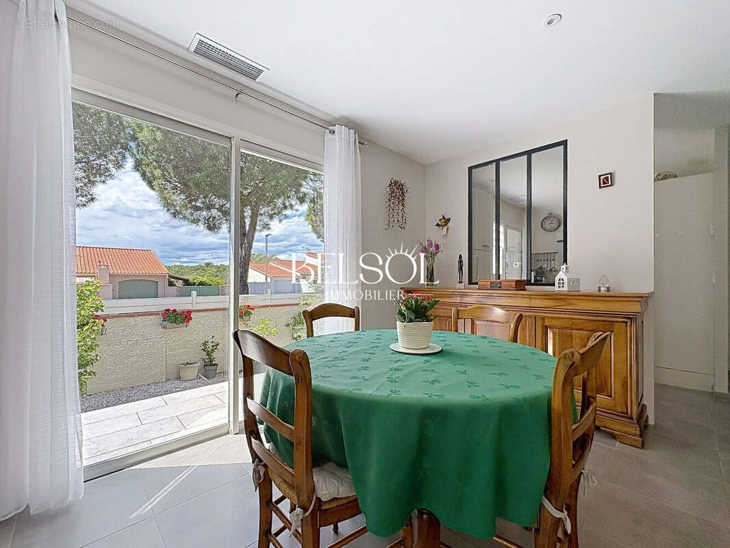 Séjour - Maison à SAINT-CYPRIEN