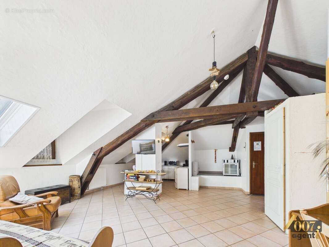 Autre à LA CHAMBRE