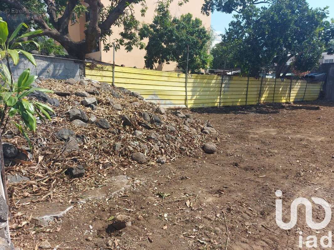 Photo 3 - Terrain à SAINT-DENIS