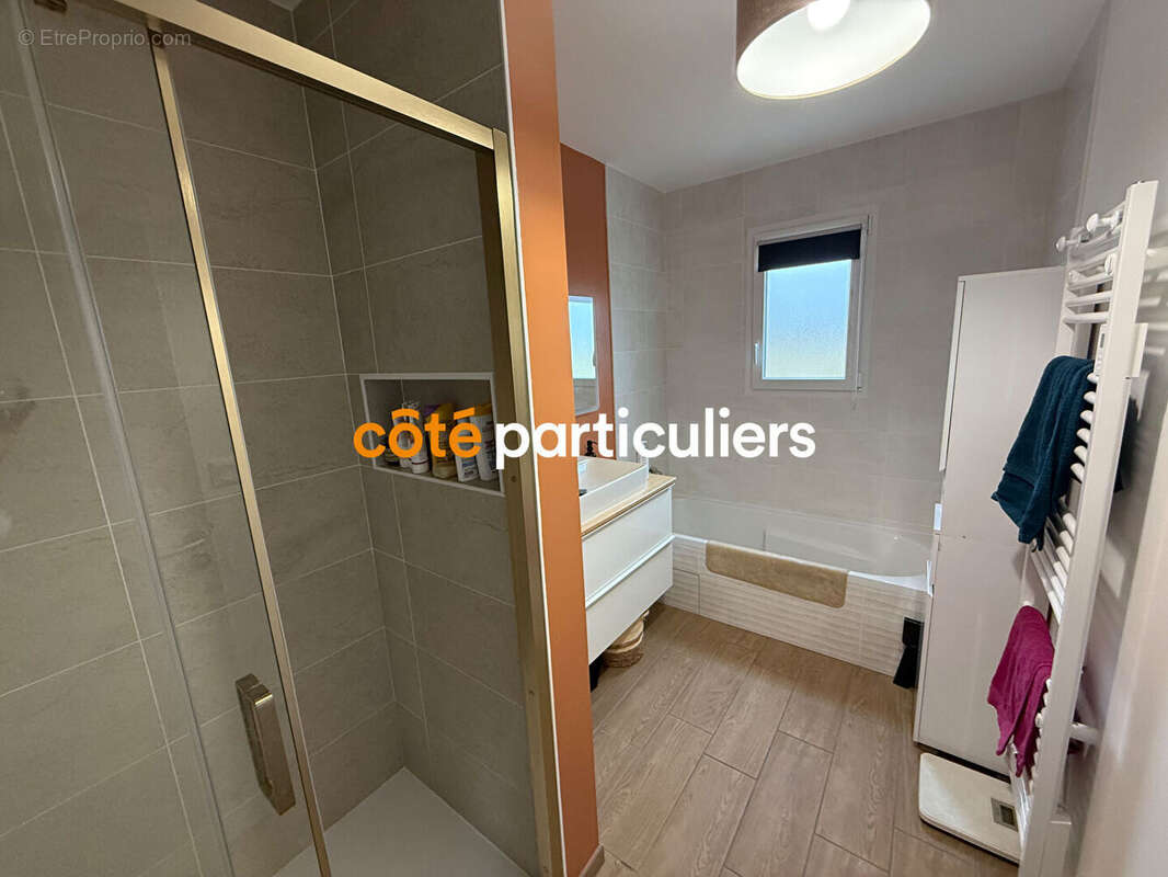 Maison à LES BILLAUX