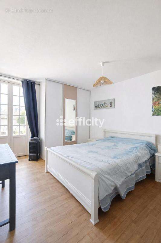 Maison 74 m² à Biard  - photo 3