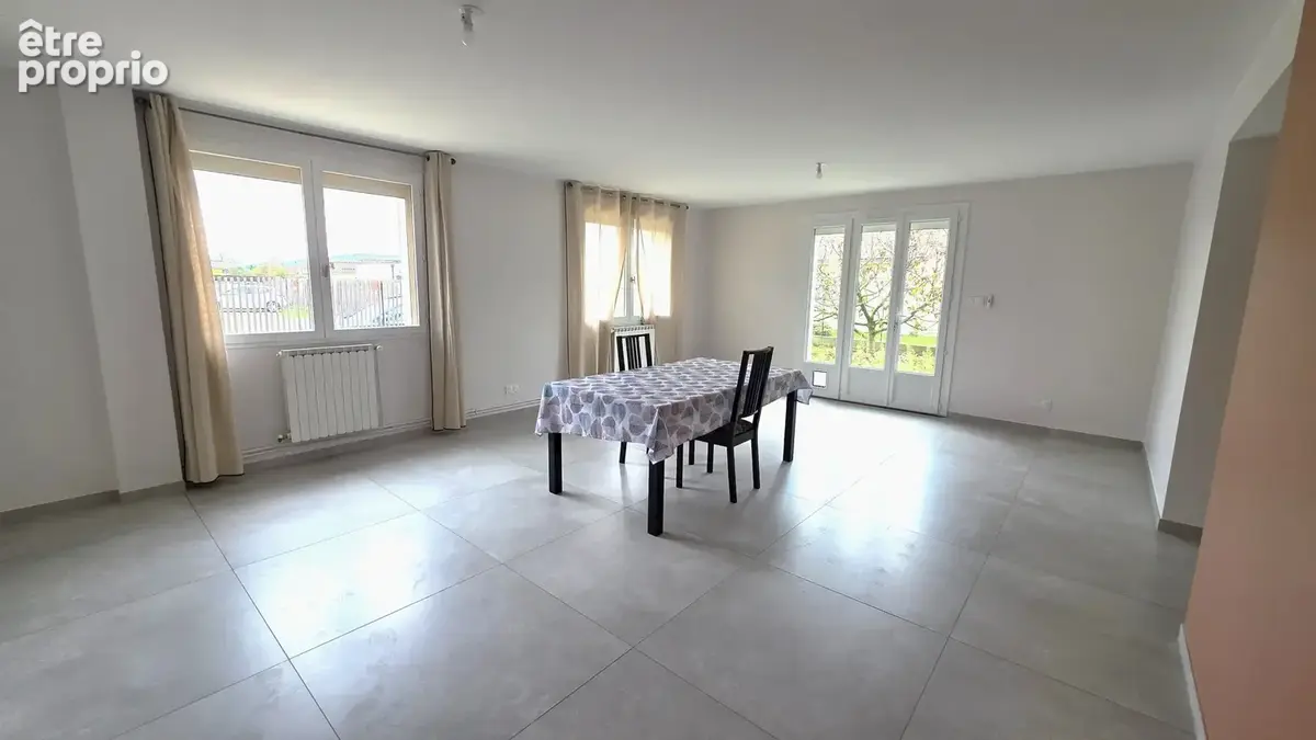 Quartier résidentiel maison T6 sur une parcelle de 1077m2 - photo 6
