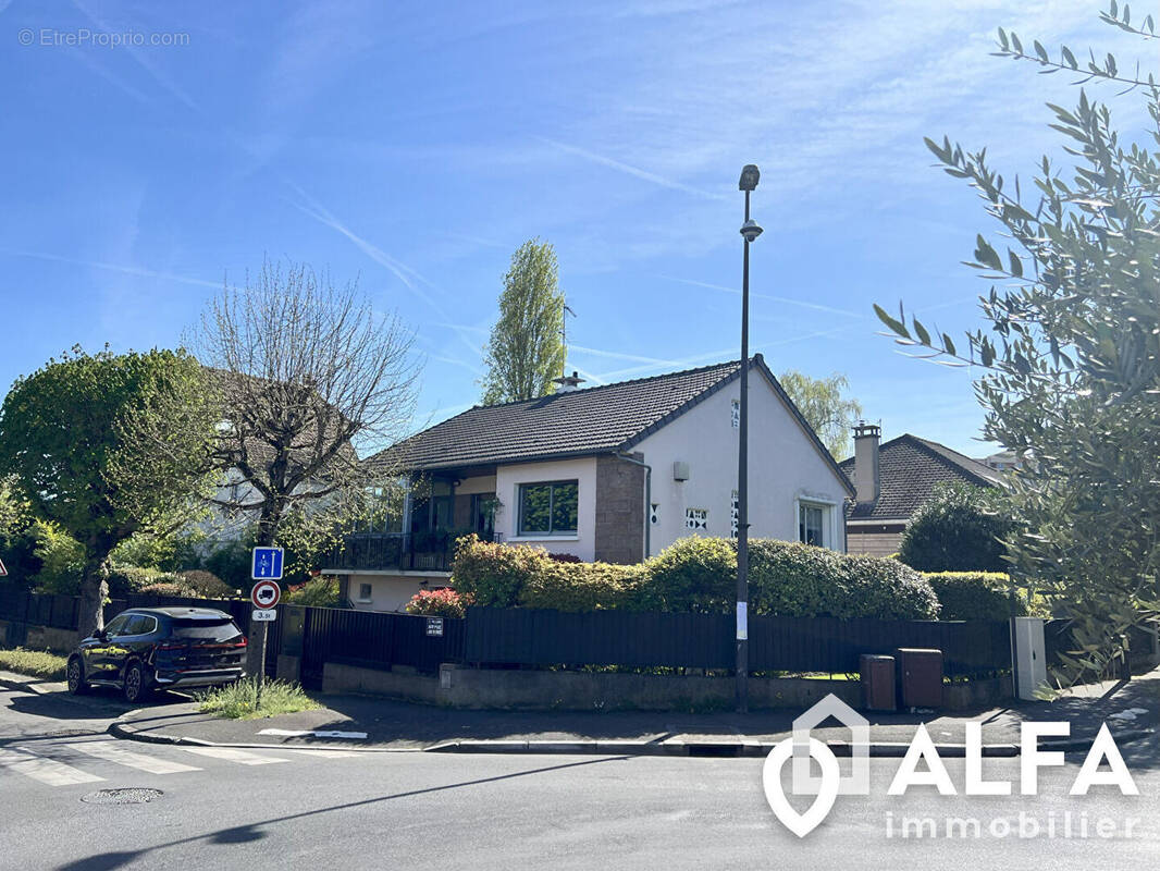 Maison à DEUIL-LA-BARRE