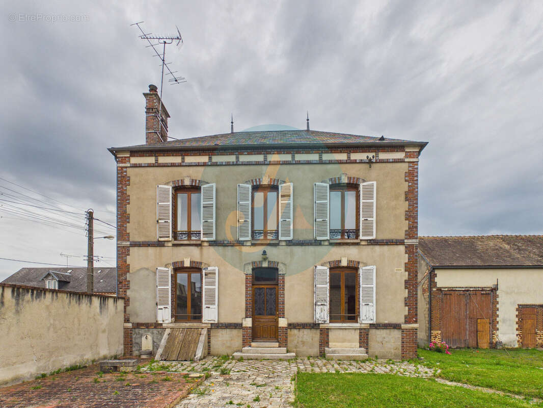 Maison à COURTENAY