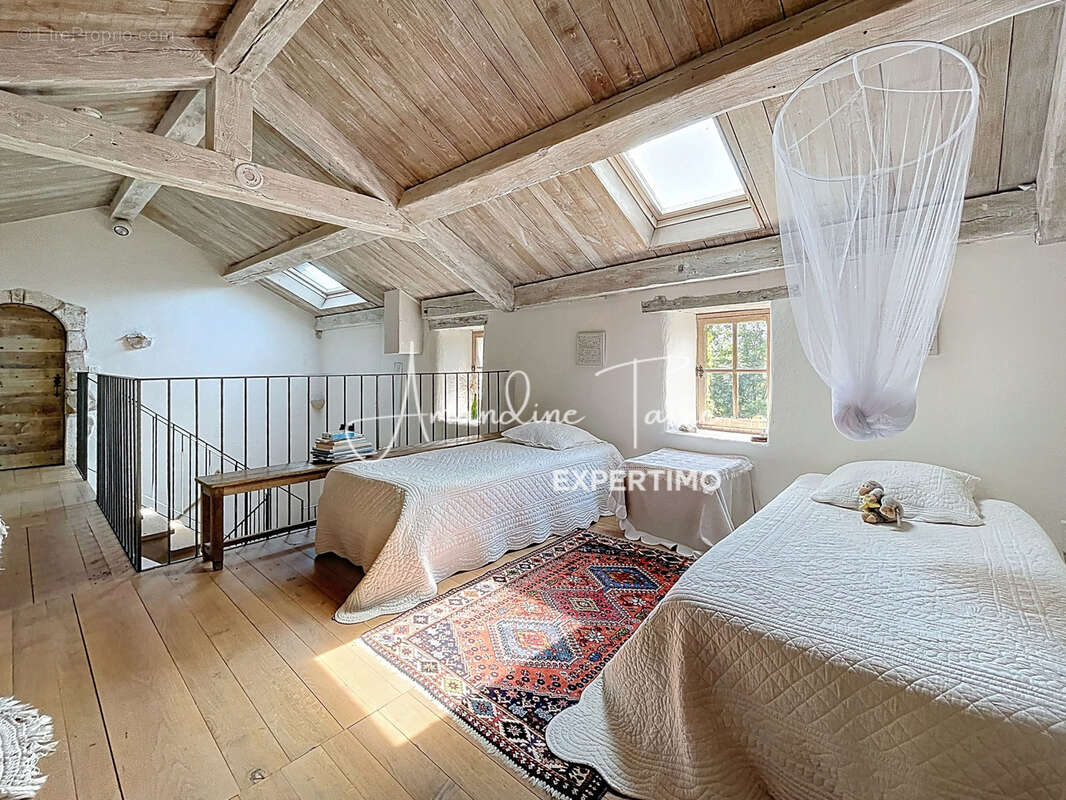 À vendre   Ancien prieuré du XIVe siècle entièrement rénové   Larzac, charme et autonomie - photo 21