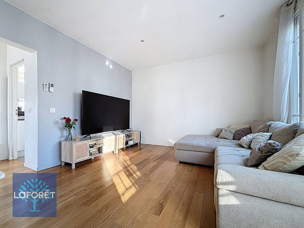 Maison à CHENNEVIERES-SUR-MARNE