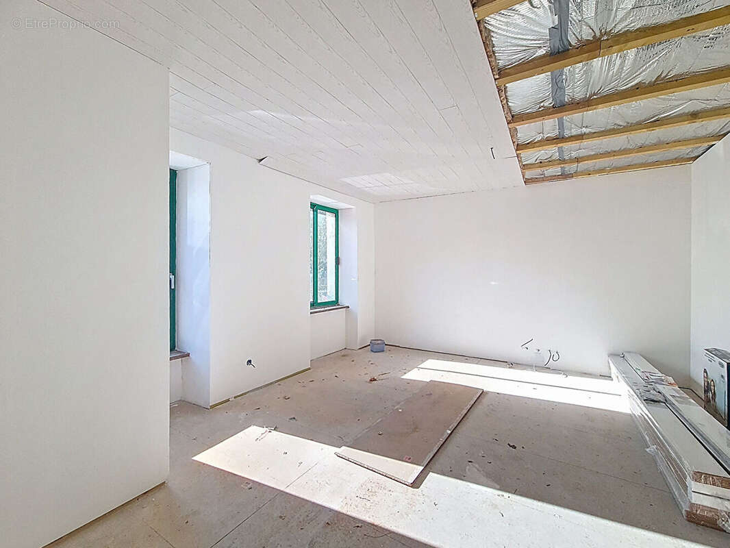 Appartement à COMMANA