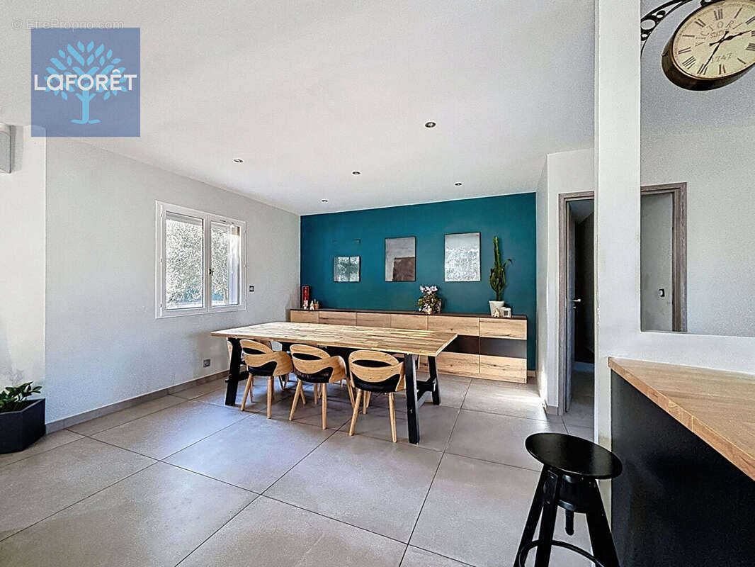 Maison à SAINT-GENIS-LAVAL