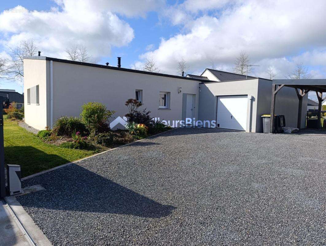 Maison récente de plain pied  - 868m² de jardin paysager - Garage - Carport - photo 12