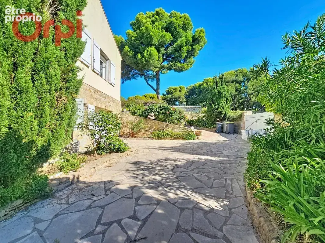 Sanary-sur-Mer — Vue mer panoramique et volumes d'exception - photo 8